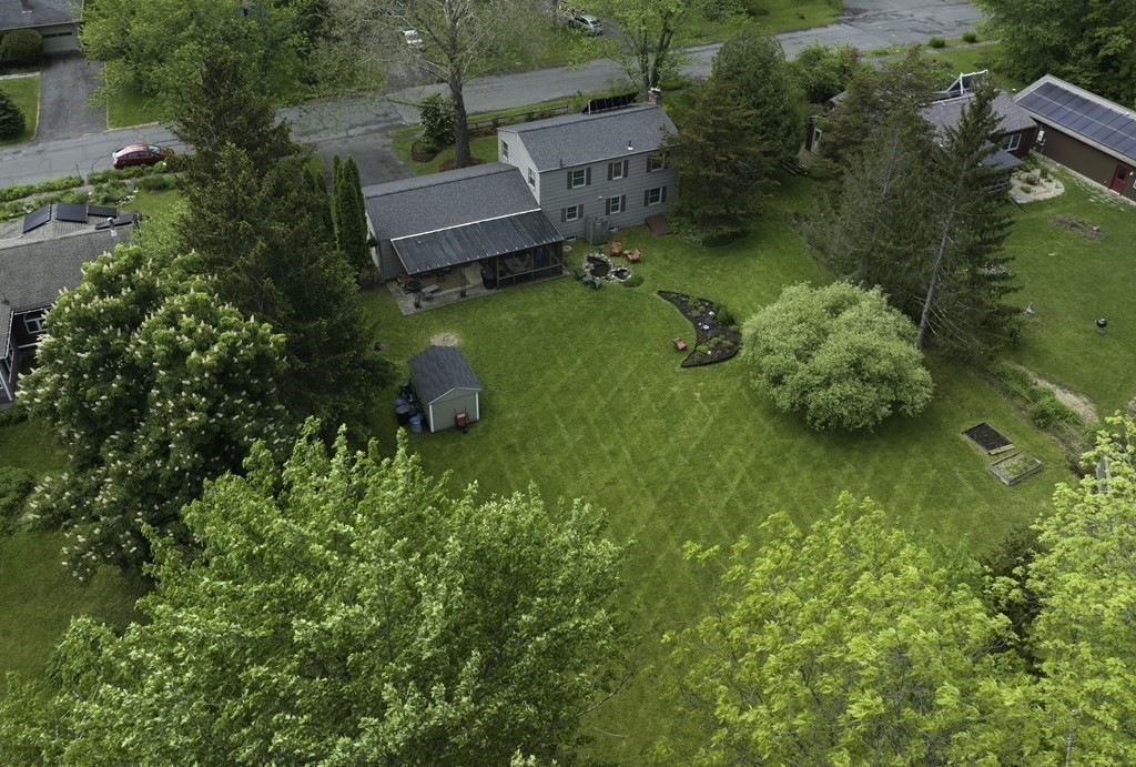 137 Glendale Road Amherst, MA 01002 - Photo 3 of 42 Gallery Image 3