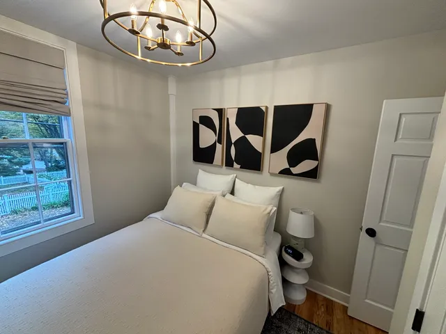 $1,900 | 23 Main Street, East Haddam, CT 06423