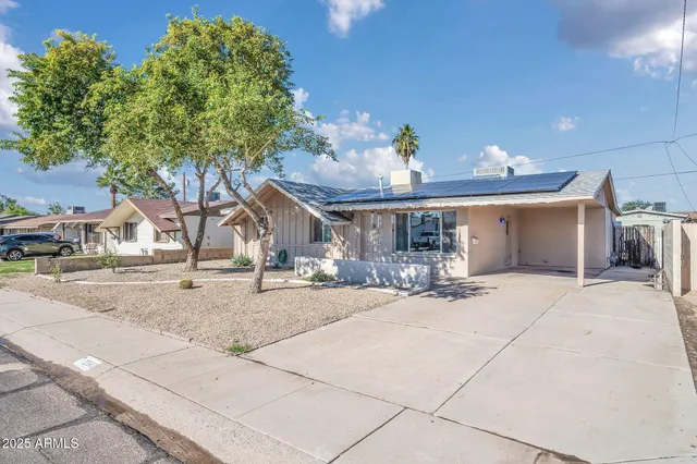 $335,000 | 2142 West Paradise Drive, Phoenix, AZ 85029