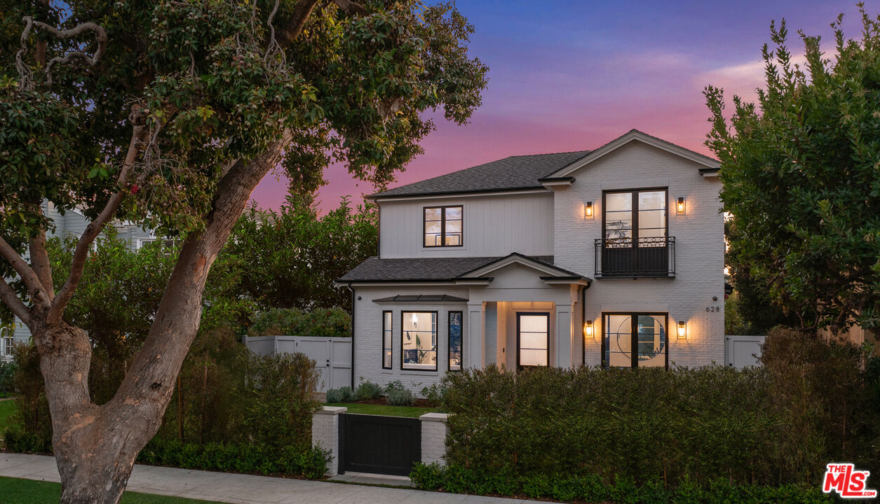 628 10th Street Santa Monica, CA 90402 - Photo 1 of 48 a front view of a house with a garden