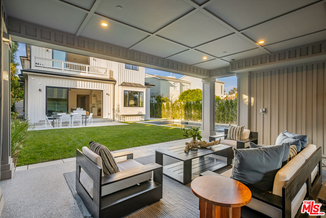 628 10th Street Santa Monica, CA 90402 - Photo 11 of 48 a outdoor living space with furniture and garden