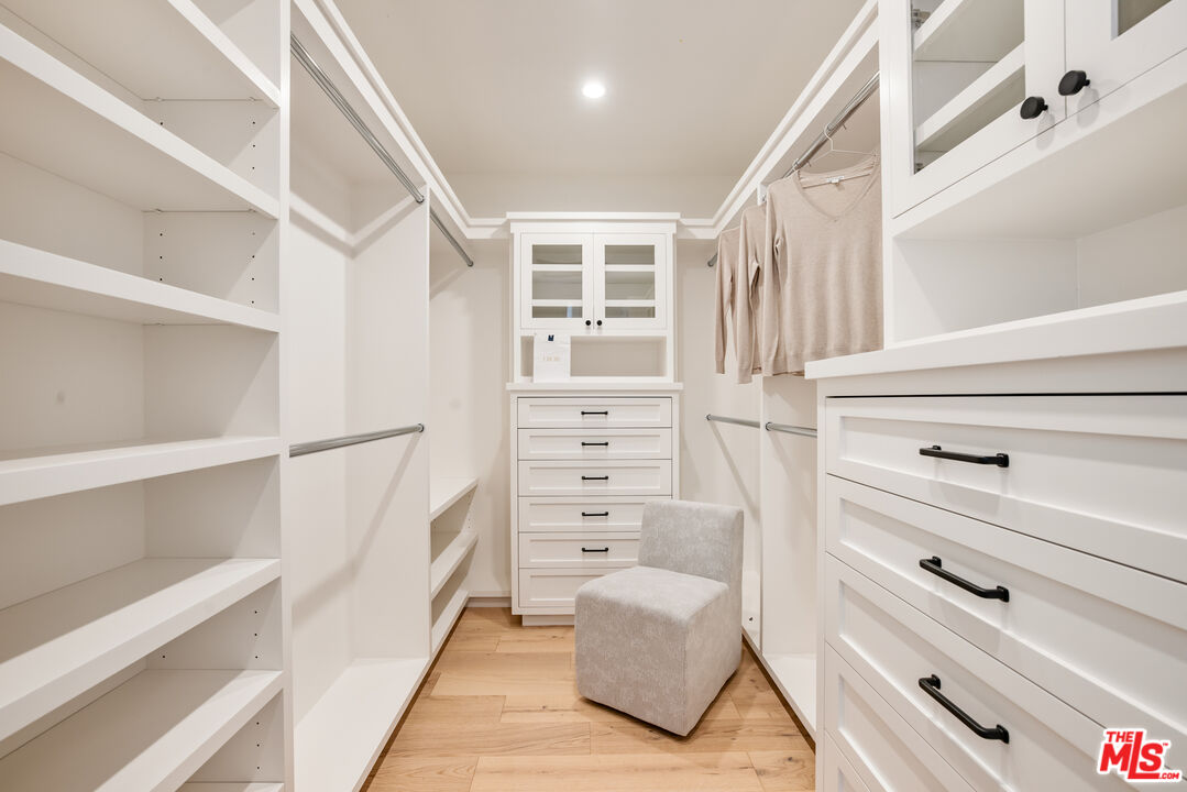 628 10th Street Santa Monica, CA 90402 - Photo 19 of 48 a view of walk in closet