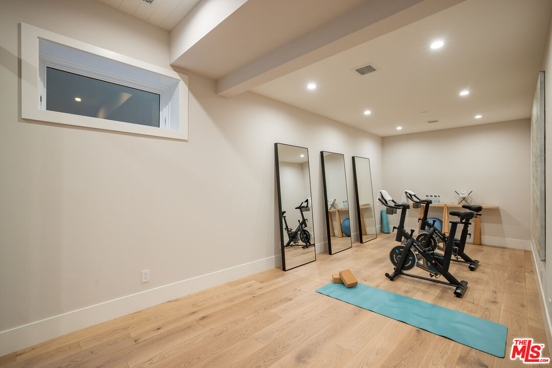 628 10th Street Santa Monica, CA 90402 - Photo 30 of 48 a view of a room with gym equipment