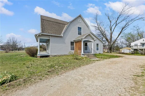 $99,500 | 702 North Kentucky Street, Iola, KS 66749