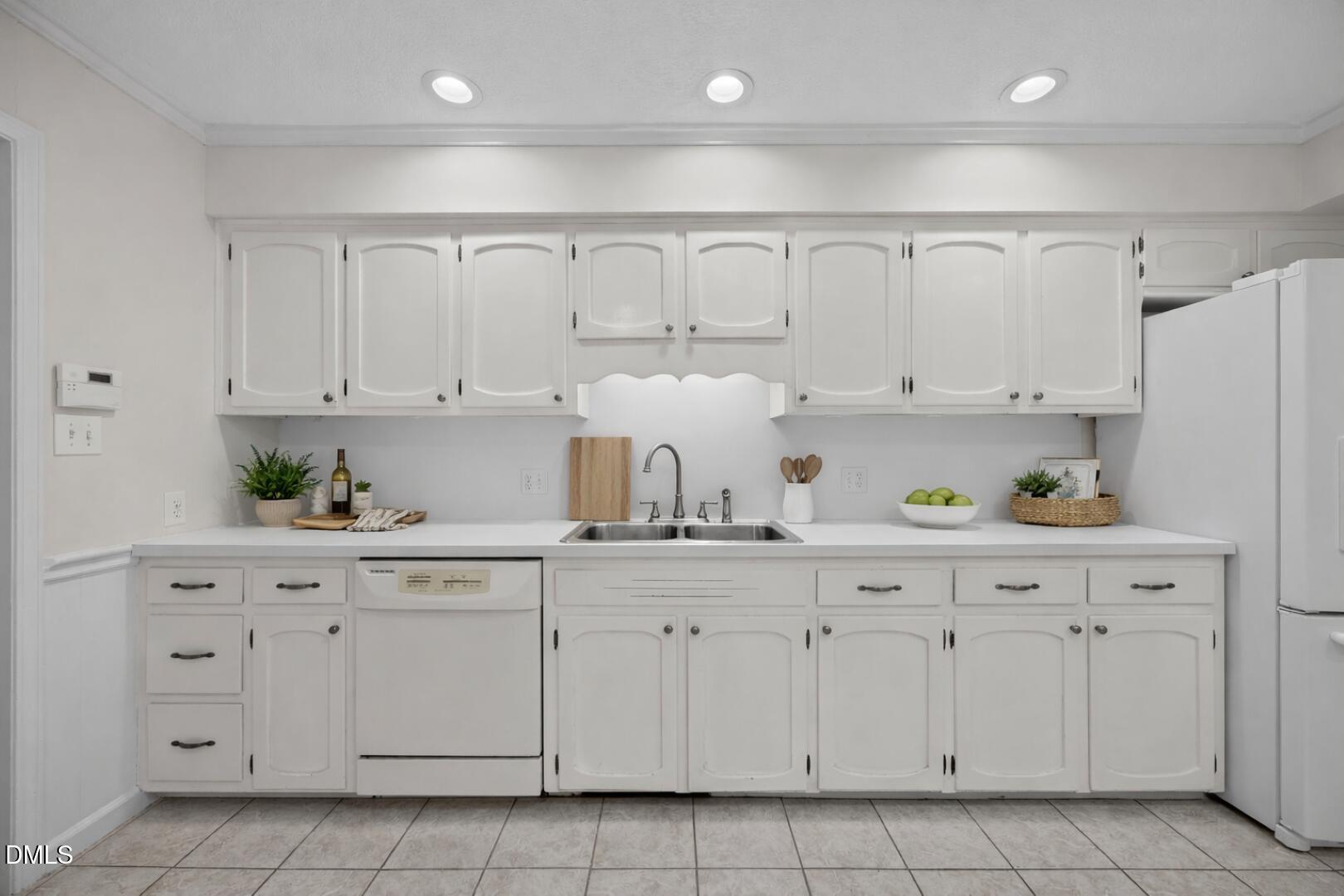 4300 Edgehill Court Raleigh, NC 27612 - Photo 10 of 40 Main Kitchen