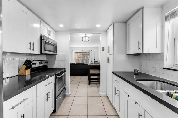 $255,000 | 8500 Southwest 109th Avenue, Unit 6114, Miami, FL 33173