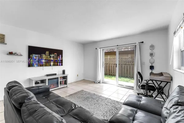 $255,000 | 8500 Southwest 109th Avenue, Unit 6114, Miami, FL 33173