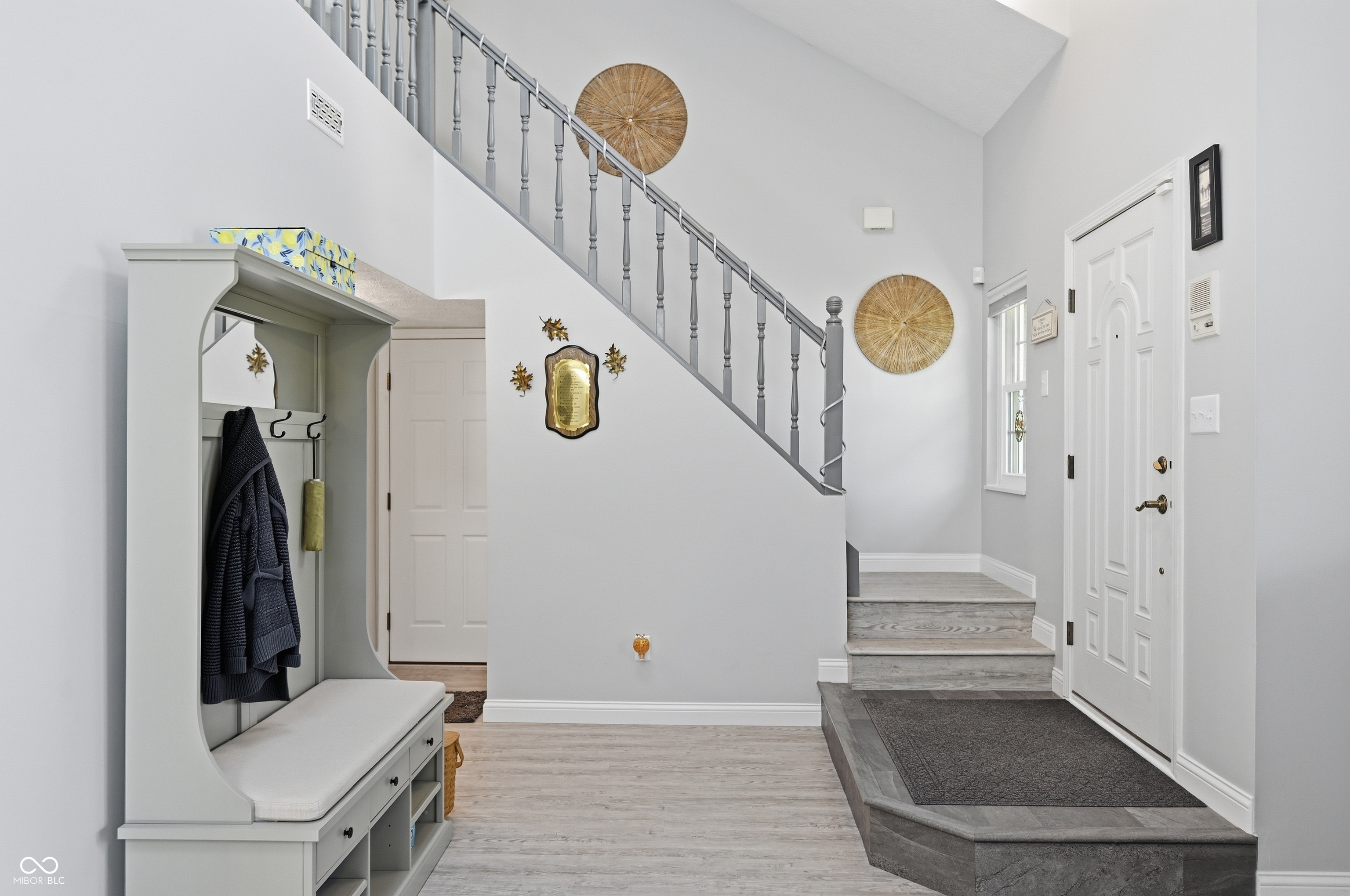 275 Inland Circle Avon, IN 46123 - Photo 3 of 57