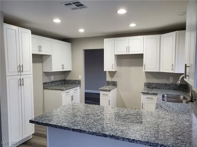 $2,100 | 6236 West Katella Avenue, Las Vegas, NV 89118