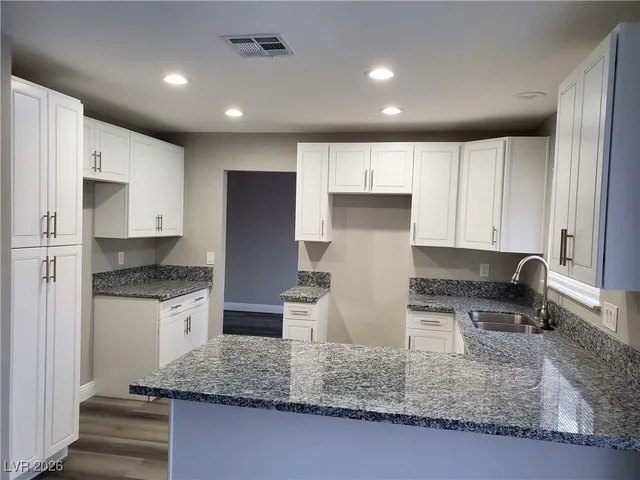 $2,100 | 6236 West Katella Avenue, Las Vegas, NV 89118