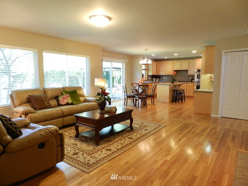 4427 240 Place Southeast Bothell, WA 98021 - Photo 9 of 23