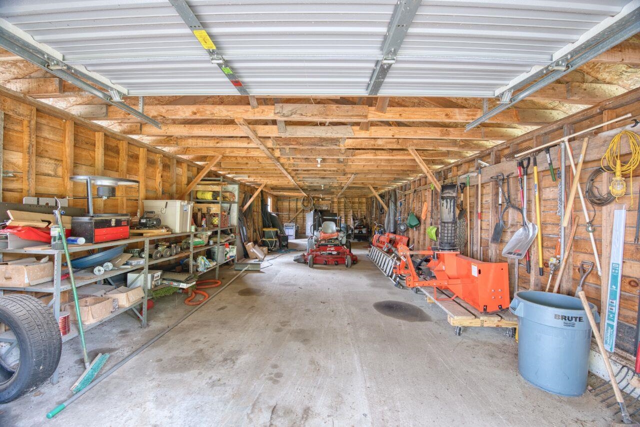 3557 Haverkamp Road Hibbing, MN 55746 - Photo 51 of 60 View of garage