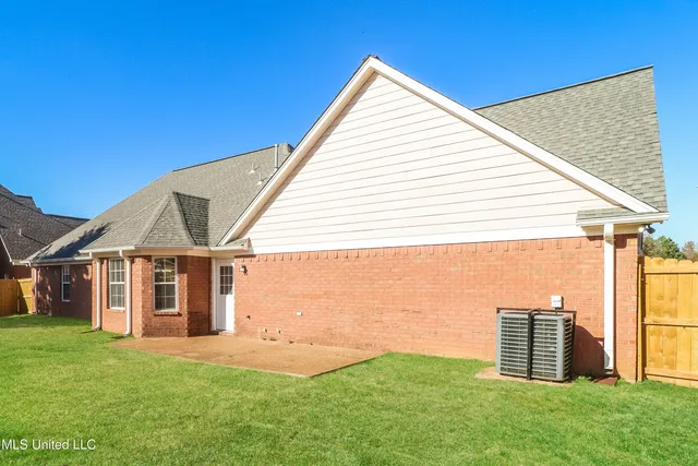 $2,570 | 6123 English Ivy North, Olive Branch, MS 38654