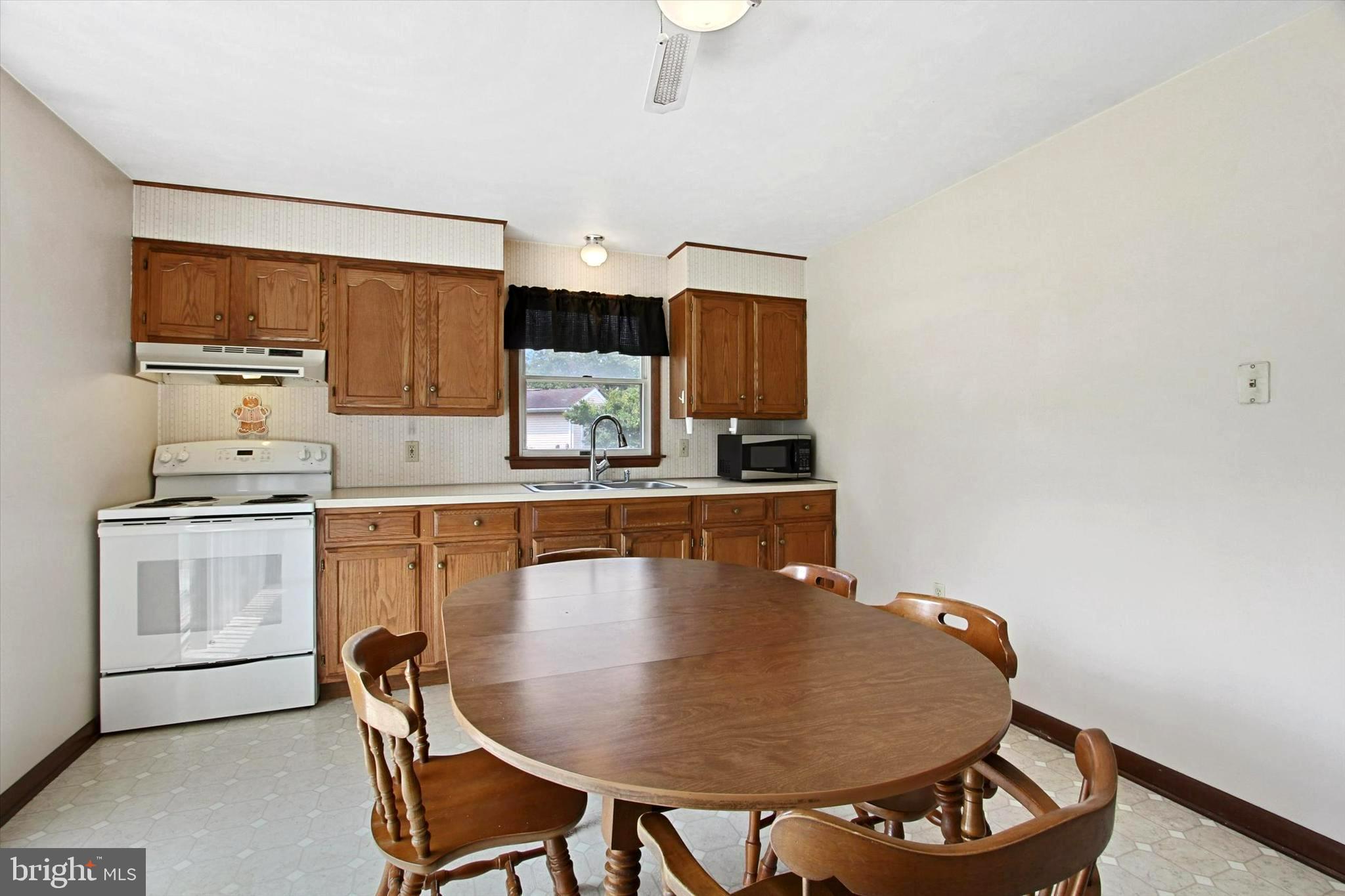 579 Spring Avenue Hanover, PA 17331 - Photo 13 of 24 Gallery Image 13