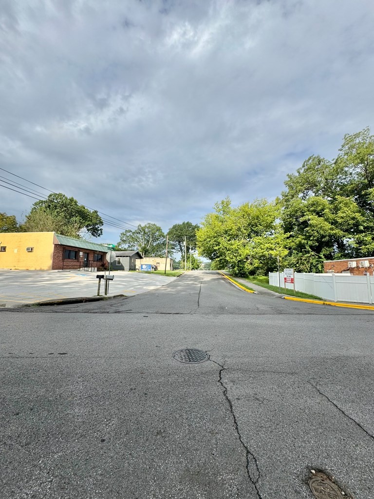 204 Bogle Street Dalton, GA 30721 - Photo 23 of 25 a view of a city street