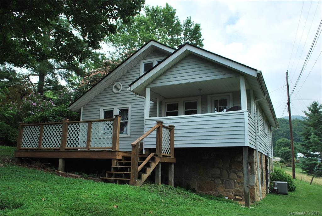 44 Abbott Road Canton, NC 28716 - Photo 3 of 24