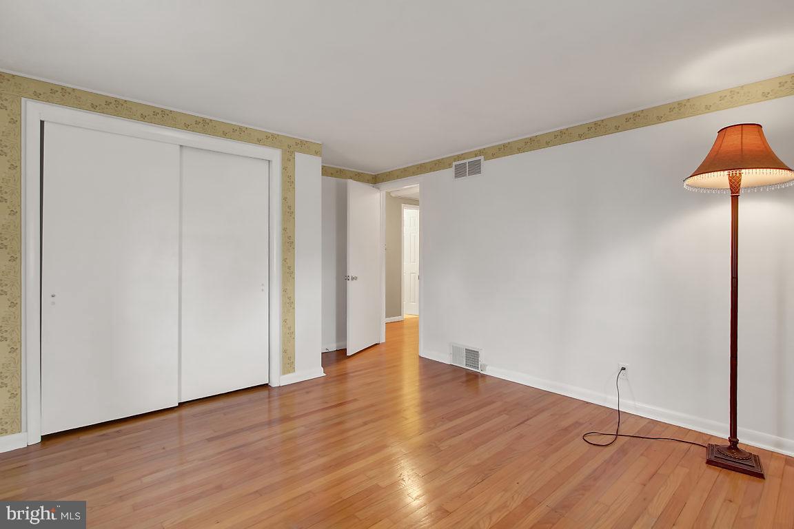 3017 Dundee Road York, PA 17406 - Photo 11 of 25 Gallery Image 11