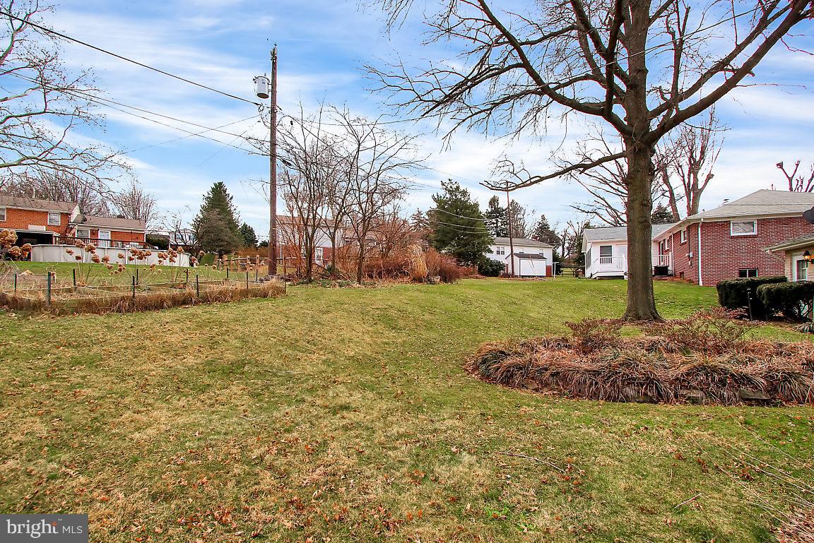 3017 Dundee Road York, PA 17406 - Photo 19 of 25 Gallery Image 19