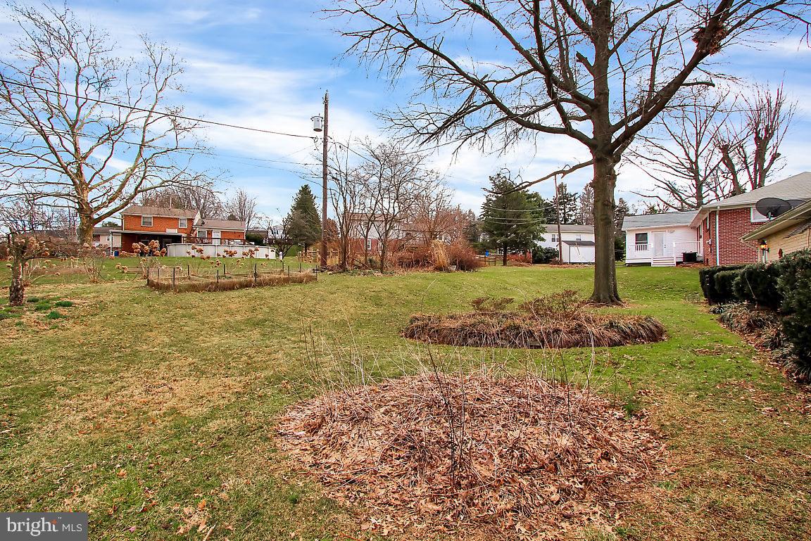 3017 Dundee Road York, PA 17406 - Photo 20 of 25 Gallery Image 20