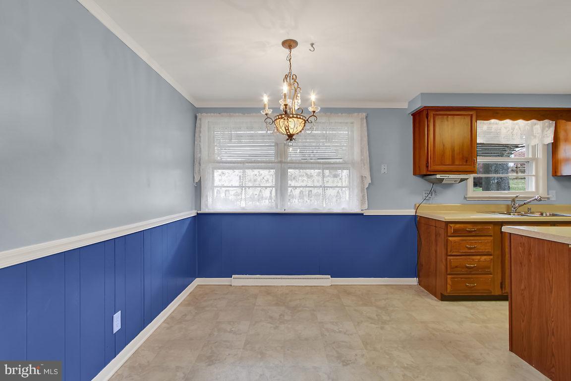 3017 Dundee Road York, PA 17406 - Photo 7 of 25 Gallery Image 7
