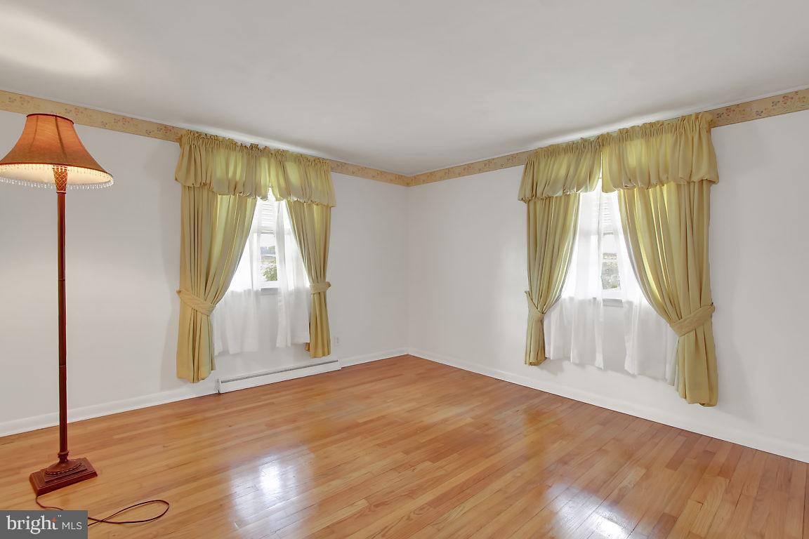 3017 Dundee Road York, PA 17406 - Photo 10 of 25 Gallery Image 10
