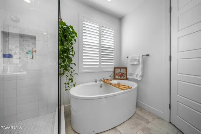 a view of a yard with palm trees