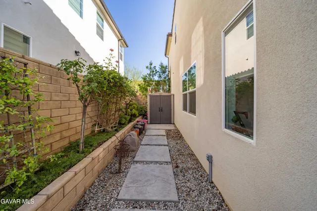 $1,100,000 | 19127 Malabar Street, Santa Clarita, CA 91351