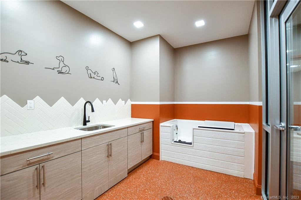 2 Harbor Point Road South, Unit 1613 Stamford, CT 06902 - Photo 15 of 21