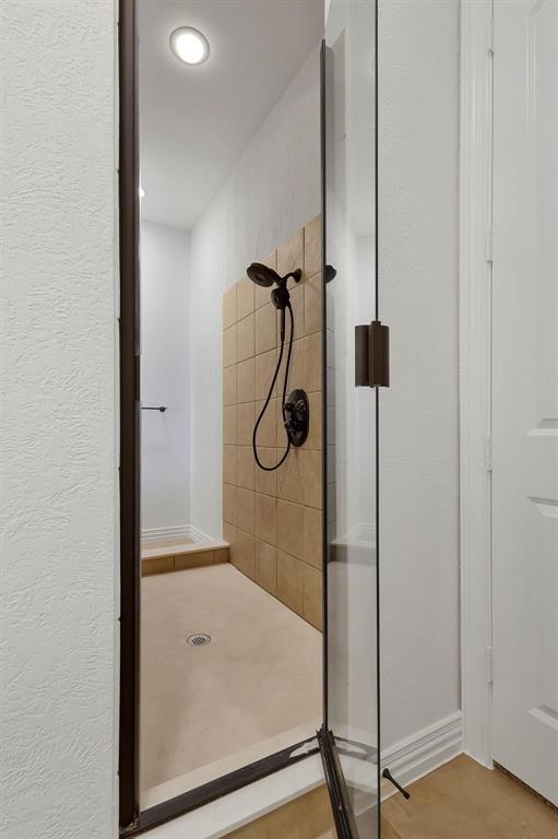 7905 Kickapoo Drive McKinney, TX 75070 - Photo 21 of 38 Primary Walk-through shower
