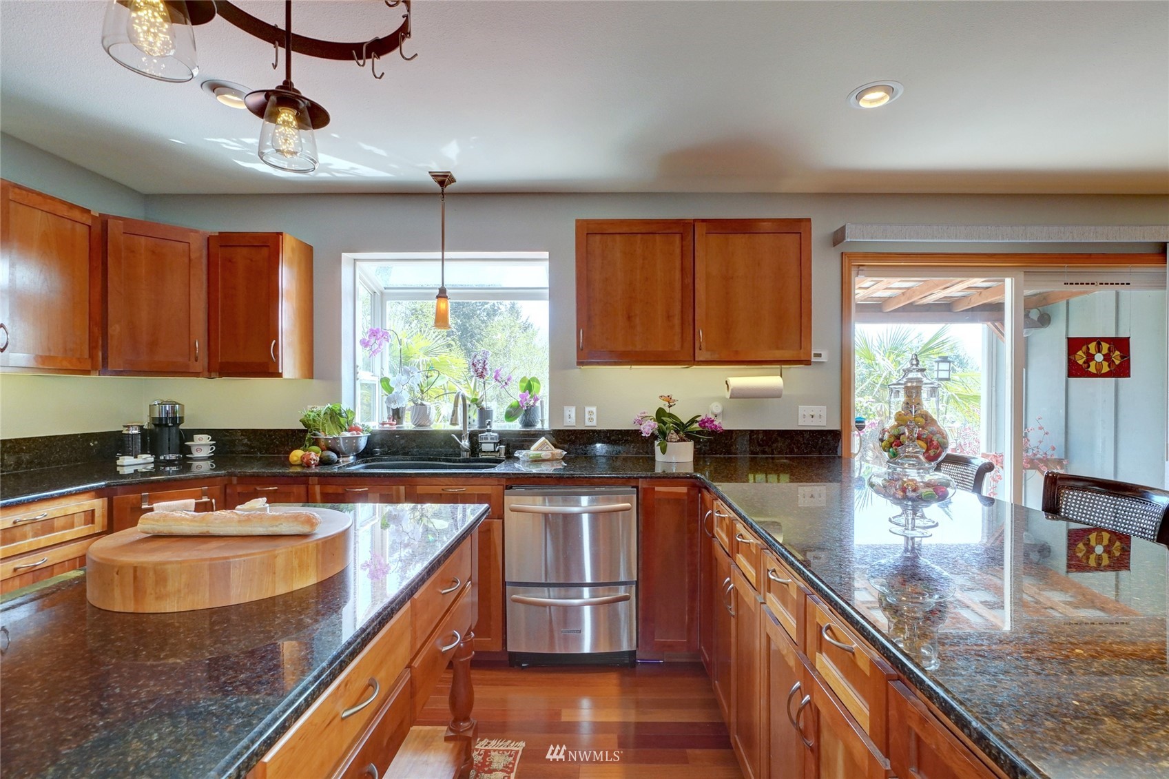 4053 East Grapeview Loop Road Grapeview, WA 98546 - Photo 12 of 40 Gallery Image 12