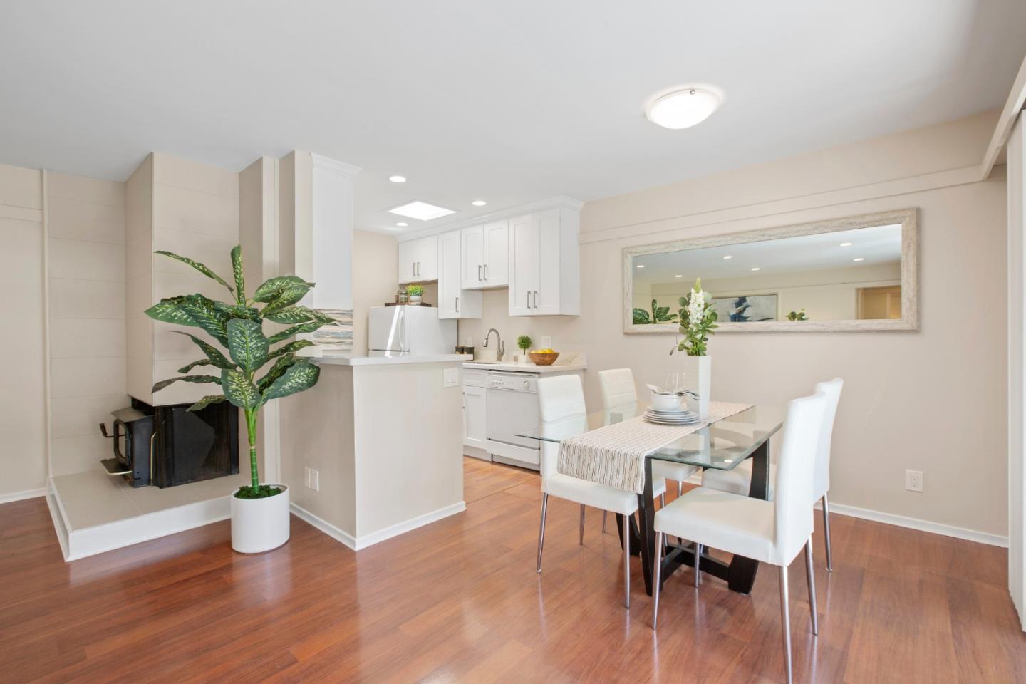 500 West Middlefield Road, Unit 190 Mountain View, CA 94043 - Photo 8 of 28 Gallery Image 8