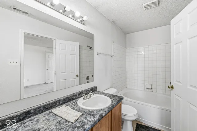 $180,000 | 4535 Connaught W Drive, Plainfield, IN 46168