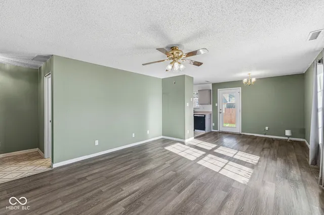 $180,000 | 4535 Connaught W Drive, Plainfield, IN 46168