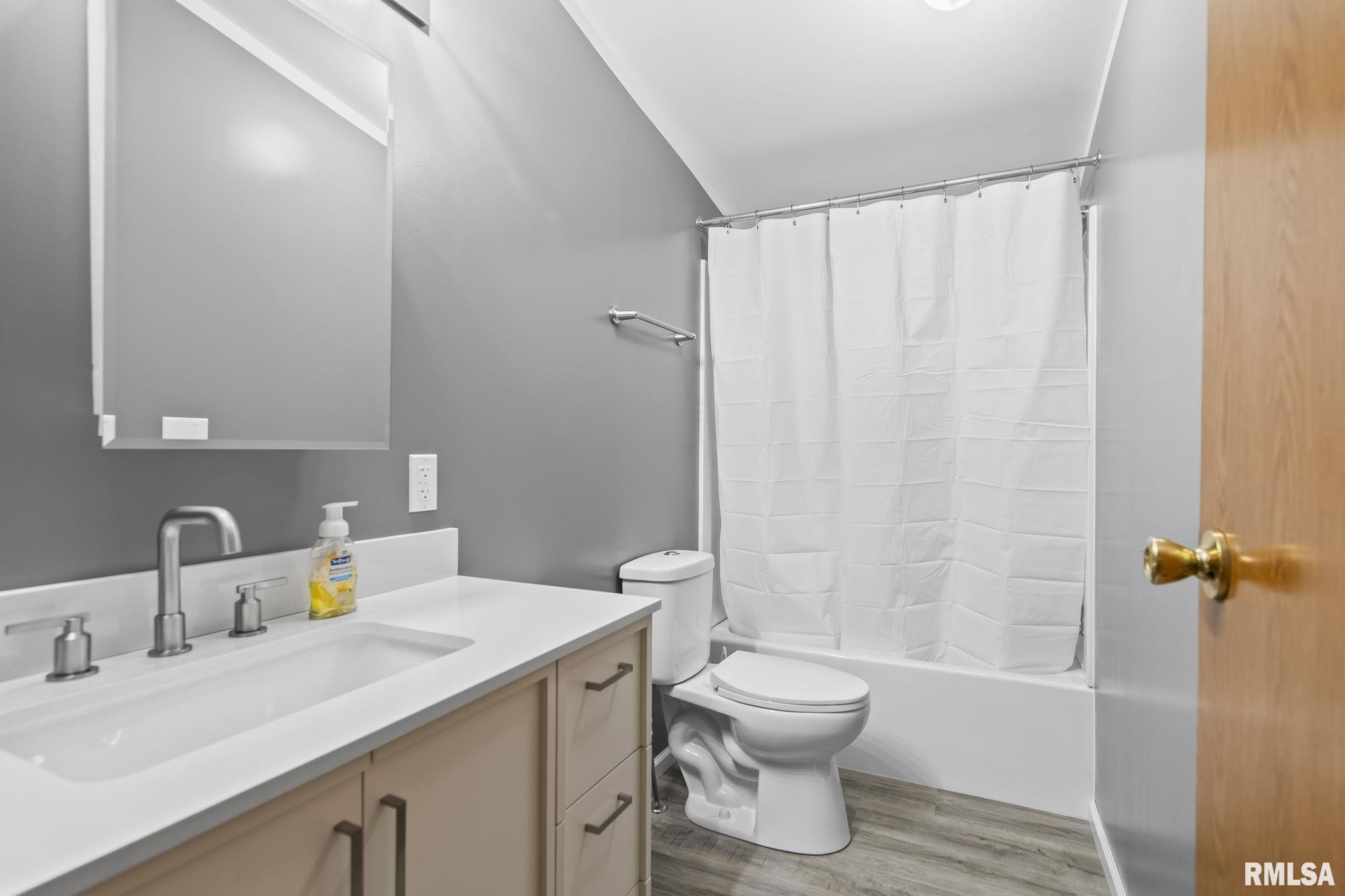 21533 Curtis Black Top Road Greenview, IL 62642 - Photo 34 of 44 Gallery Image 34