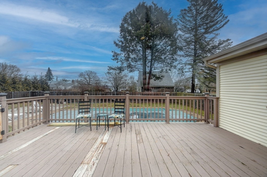 9 Colonial Road Seekonk, MA 02771 - Photo 33 of 39 Gallery Image 33