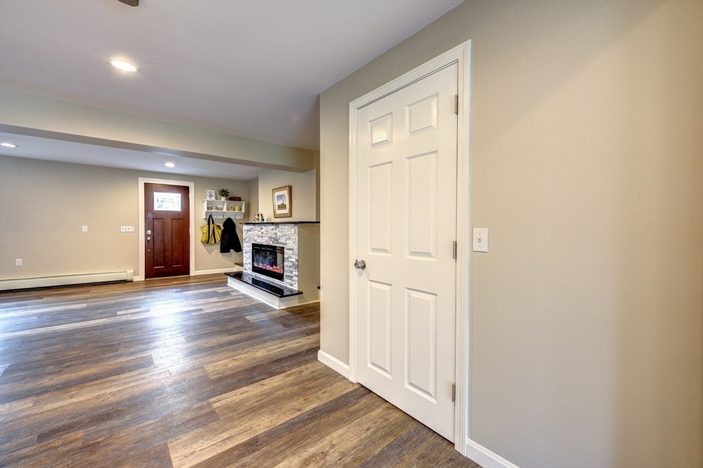 9 Colonial Road Seekonk, MA 02771 - Photo 10 of 39 Gallery Image 10