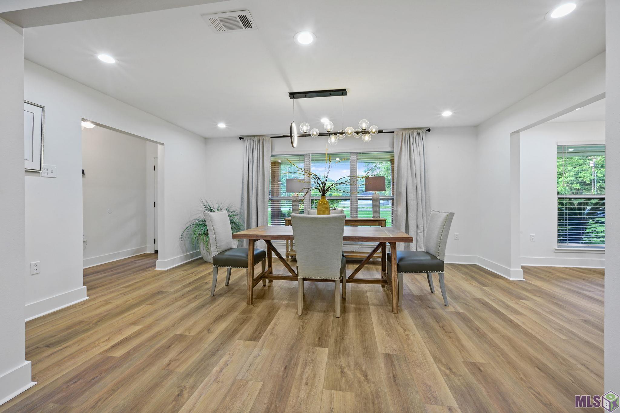 7035 Government Street Baton Rouge, LA 70806 - Photo 13 of 31 Gorgeous Dining Room