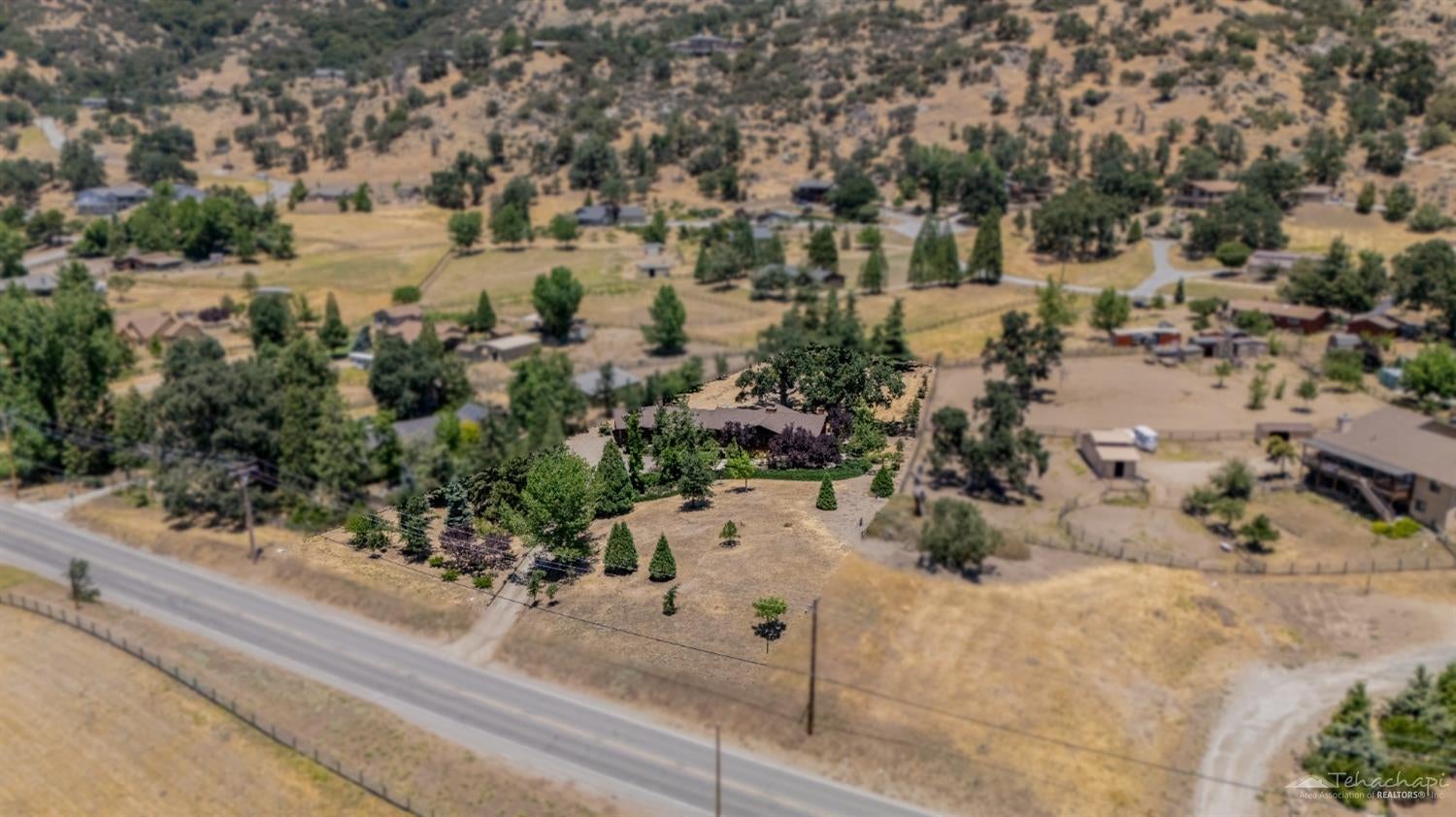 26851 Bear Valley Road Tehachapi, CA 93561 - Photo 39 of 48 Gallery Image 39