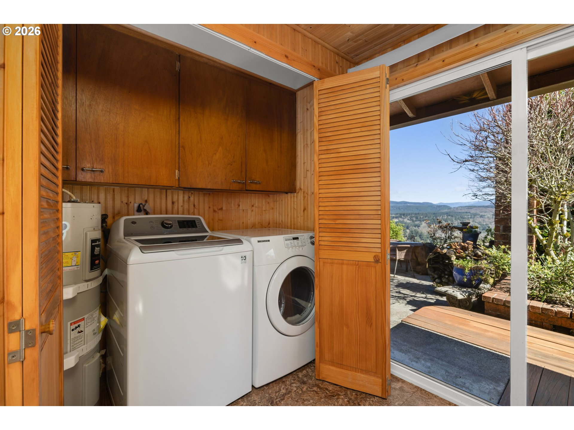 15880 Southeast Bluff Road Sandy, OR 97055 - Photo 26 of 47 a utility room with dryer and washer