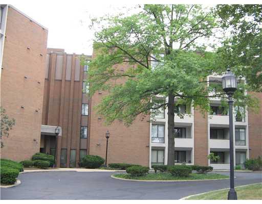 900 Washington Road, Unit 411 Mt. Lebanon, PA 15228 - Photo 1 of 15 Exterior Front.