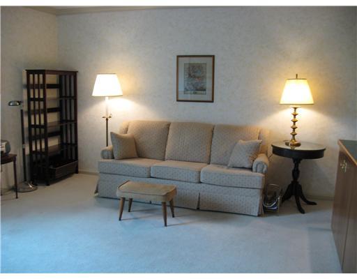 900 Washington Road, Unit 411 Mt. Lebanon, PA 15228 - Photo 10 of 15 Family Room.