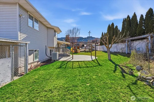 $535,000 | 17 Washington Place, Electric City, WA 99123