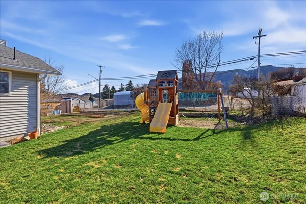 $535,000 | 17 Washington Place, Electric City, WA 99123