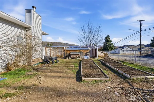 $535,000 | 17 Washington Place, Electric City, WA 99123