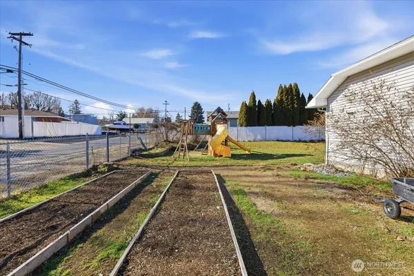 $535,000 | 17 Washington Place, Electric City, WA 99123