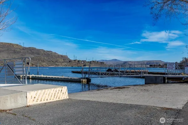 $535,000 | 17 Washington Place, Electric City, WA 99123