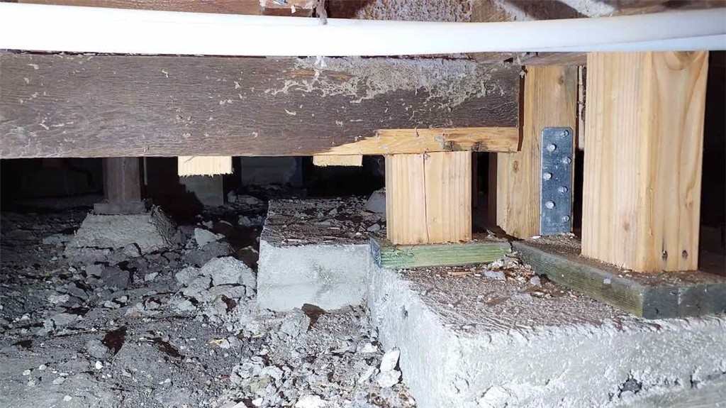 1909 Dalton Road Palos Verdes Estates, CA 90274 - Photo 22 of 28 a view of a backyard