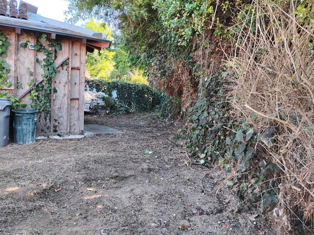 1909 Dalton Road Palos Verdes Estates, CA 90274 - Photo 27 of 28 a view of a house with a tree
