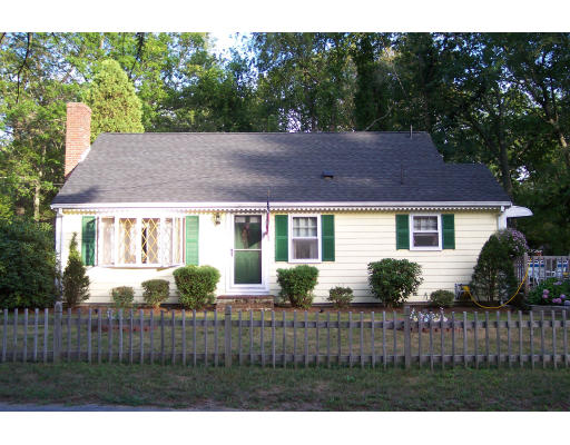 43 Hickory Road Halifax, MA 02338 - Photo 6 of 10 Gallery Image 6