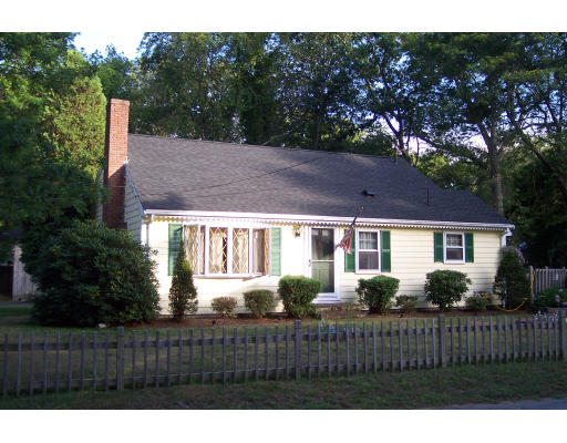 43 Hickory Road Halifax, MA 02338 - Photo 7 of 10 Gallery Image 7